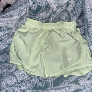 Juniors XS Yellow Nike Shorts